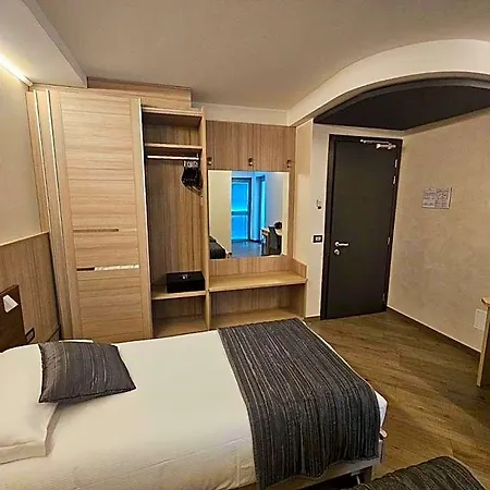 Hotel Mito 3*